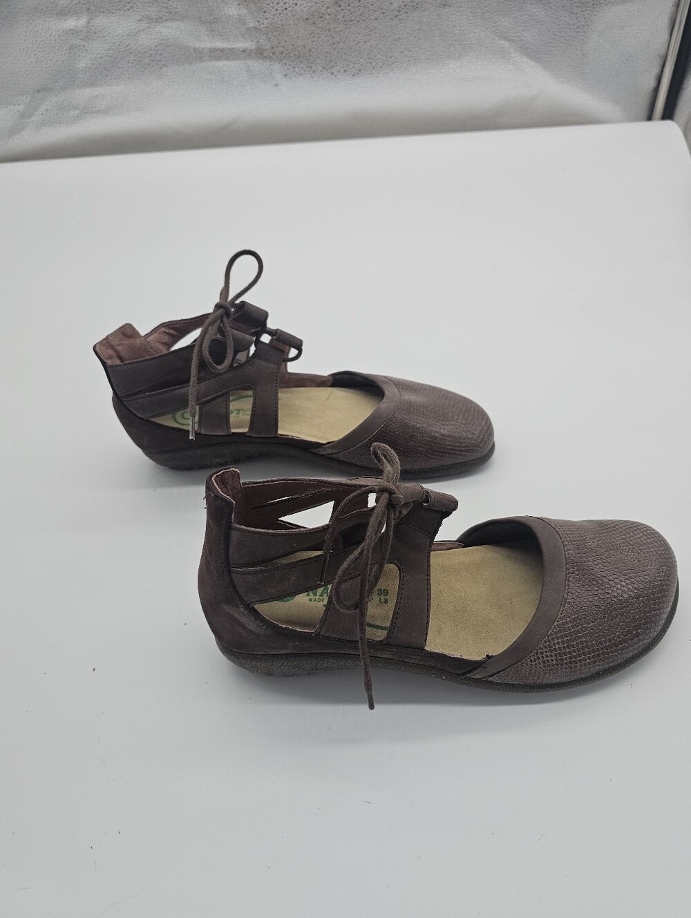 Naot Women’s Brown Lace-Up Comfort Flats Sz 8 - Picture 1 of 6